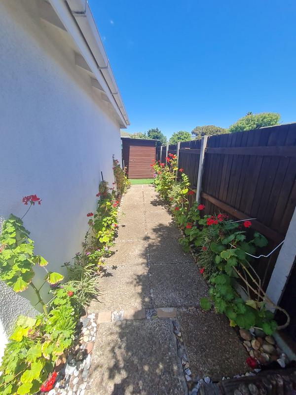 2 Bedroom Property for Sale in Parklands Western Cape